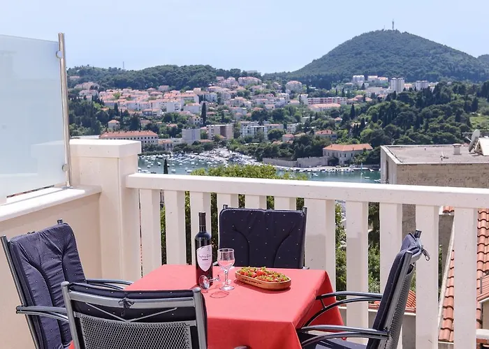 Apartment Violeta 2 With Parking